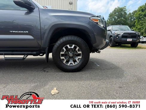 Used 2019 Toyota Tacoma TRD Off-Road AWD/4WD image 27