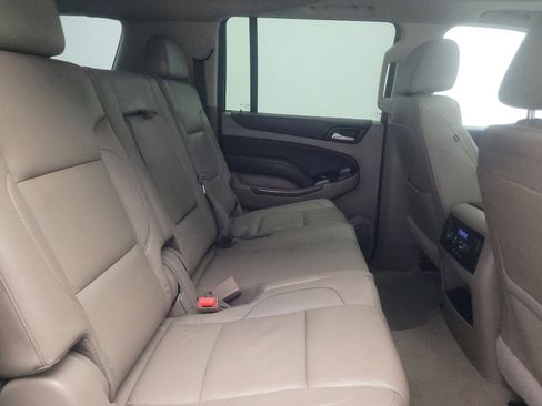Used 2019 Chevrolet Suburban Premier AWD/4WD image 19