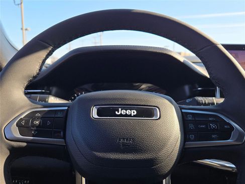 Used 2024 Jeep Compass Limited image 35