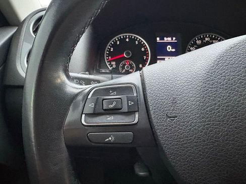 Used 2015 Volkswagen Tiguan SE image 15