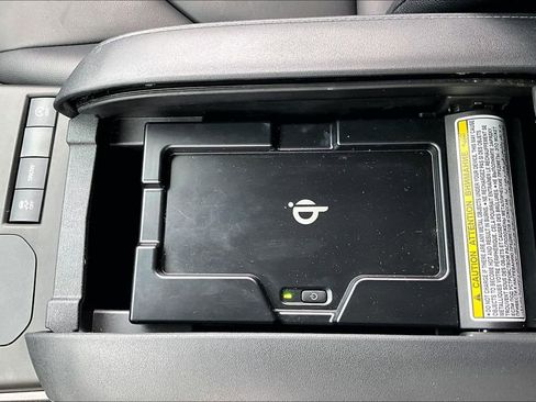 Used 2020 Toyota Highlander XLE image 16