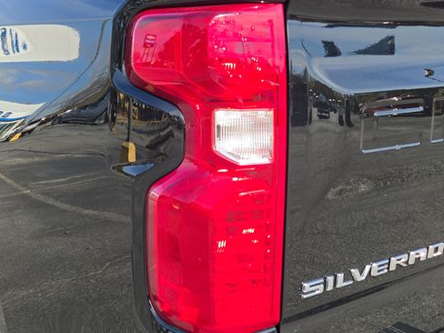 New 2026 Chevrolet Silverado 1500 LT image 18