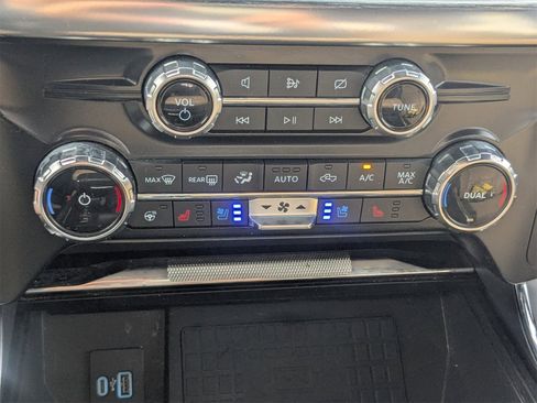 Used 2022 Ford F150 Lariat w/ Equipment Group 502A High image 24