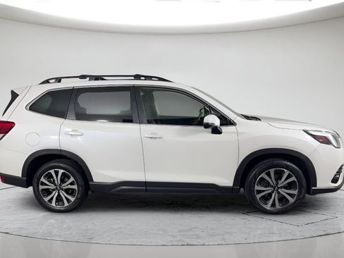 Used 2022 Subaru Forester Limited w/ Popular Package #2 AWD/4WD image 5