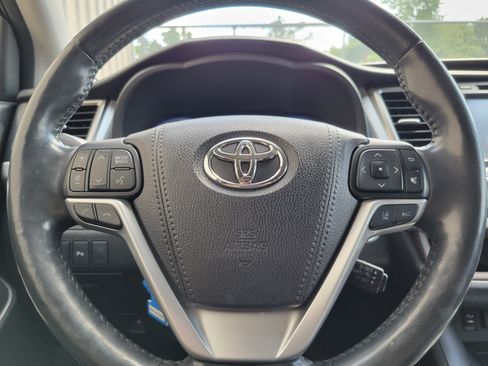 Used 2018 Toyota Highlander Limited Platinum AWD/4WD image 8