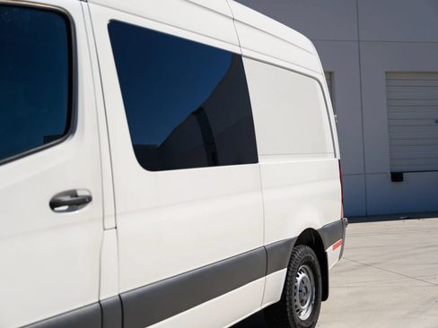 Used 2021 Mercedes-Benz Sprinter 2500 image 55