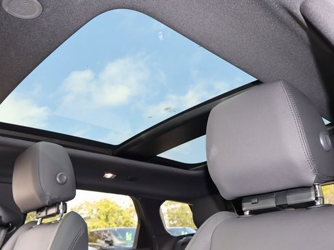 Used 2026 Land Rover Range Rover Evoque Dynamic SE image 25