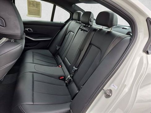 Used 2025 BMW 330i Sedan w/ M Sport Package RWD image 19