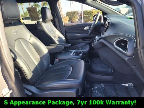 Used 2023 Chrysler Pacifica Touring-L w/ S Appearance Package image 17
