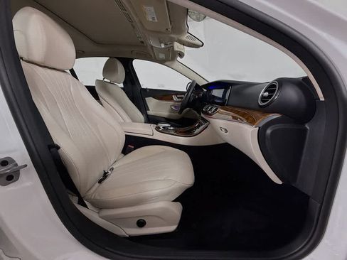 Used 2020 Mercedes-Benz E 350 4MATIC Sedan image 35