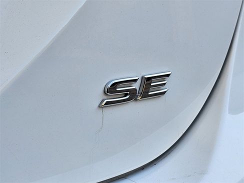 Used 2024 Toyota Camry SE image 30