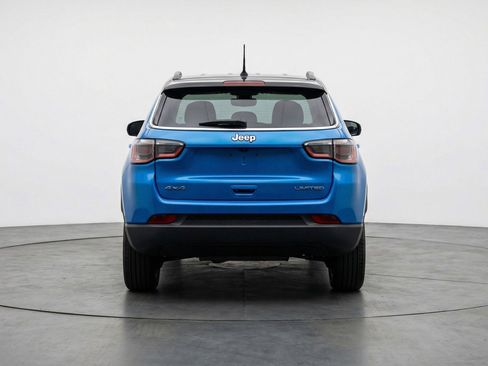 Used 2025 Jeep Compass Limited image 7