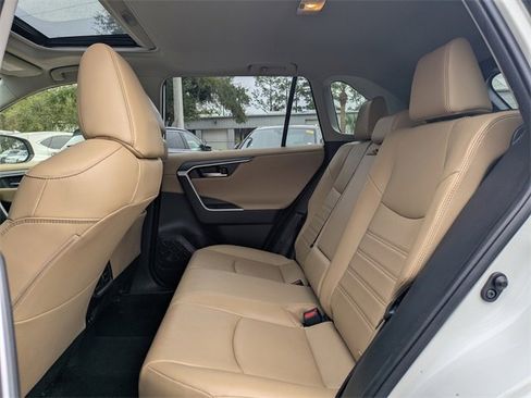 Used 2020 Toyota RAV4 Limited image 14