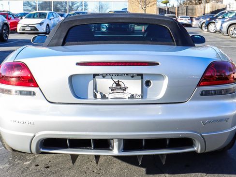 Used 2004 Dodge Viper SRT-10 image 14