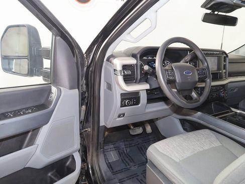 Used 2023 Ford F450 XLT w/ FX4 Off-Road Package image 43