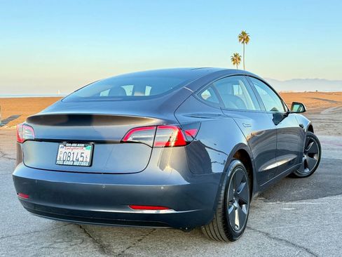 Used 2022 Tesla Model 3 image 4