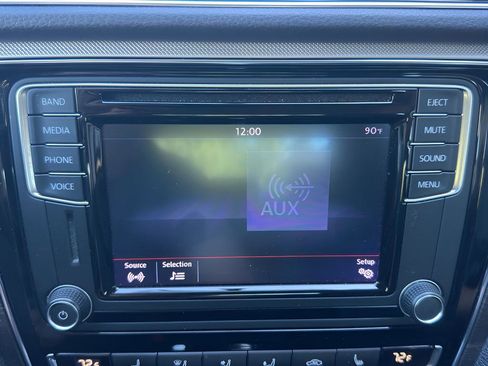 Used 2017 Volkswagen Passat 1.8T SE FWD image 22
