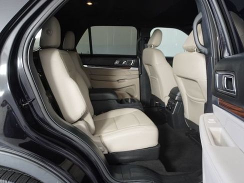 Used 2019 Ford Explorer Limited w/ Ford Safe & Smart Package FWD image 41