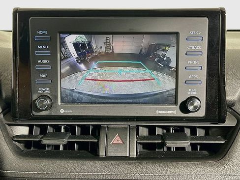 Used 2022 Toyota RAV4 LE AWD/4WD image 15