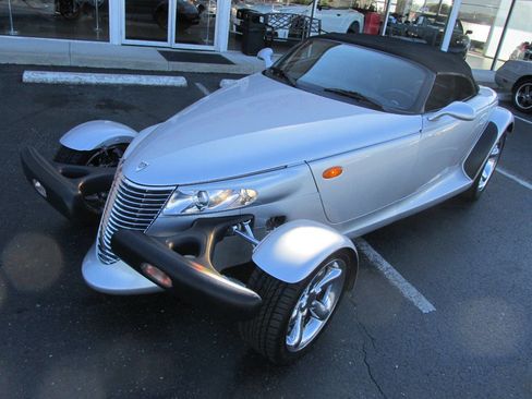 Used 2002 Chrysler Prowler image 2