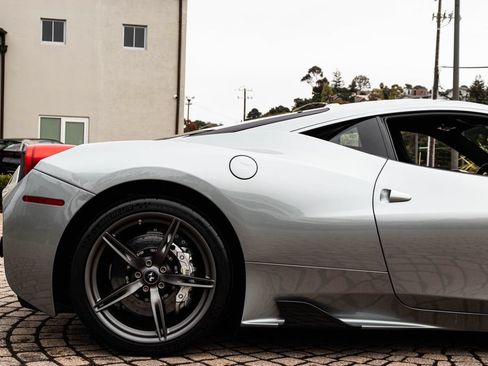 Used 2014 Ferrari 458 Speciale Coupe RWD image 18