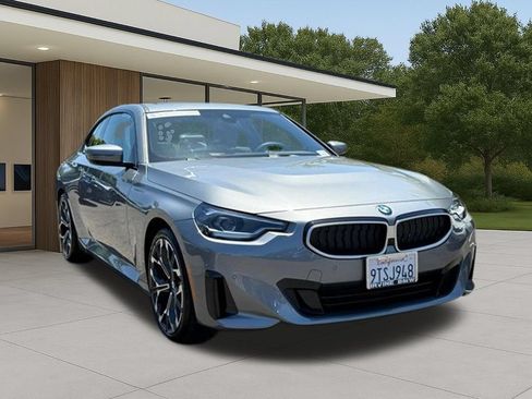 Used 2025 BMW 230i Coupe w/ Convenience Package RWD image 5