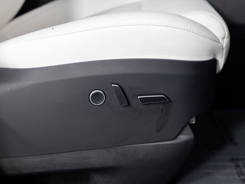 Used 2023 Tesla Model X AWD/4WD image 33