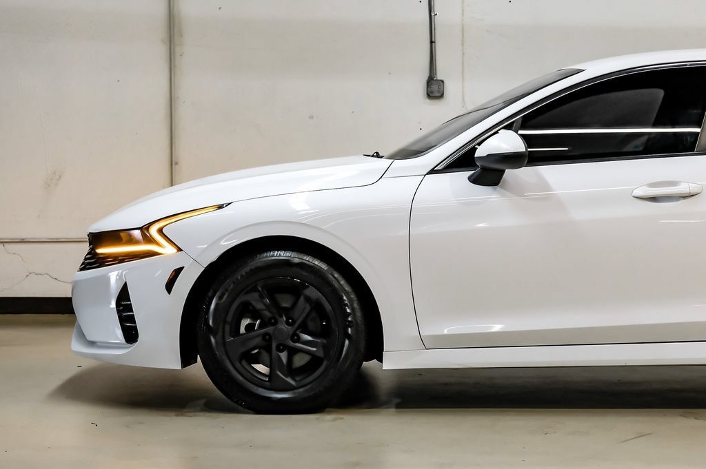 Used 2022 Kia K5 LX FWD image 16