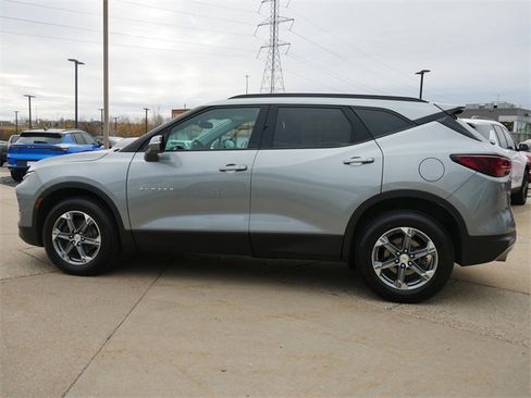 Used 2023 Chevrolet Blazer LT image 4