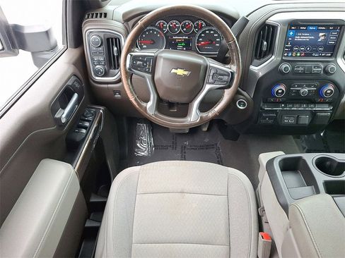 Used 2022 Chevrolet Silverado 2500 LT w/ Convenience Package image 11