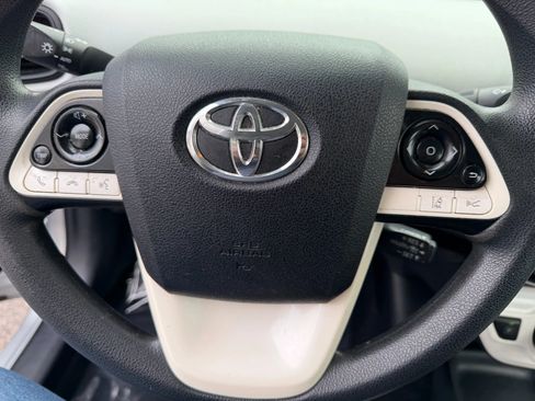 Used 2017 Toyota Prius Two image 39