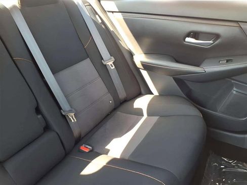 Used 2023 Nissan Sentra SR w/ Electronics Package image 18