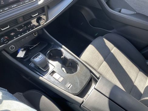 Used 2023 Nissan Rogue SV FWD image 20