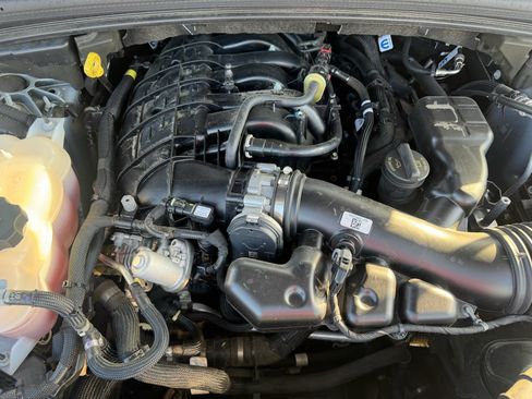 Used 2024 Jeep Grand Cherokee Altitude RWD image 27