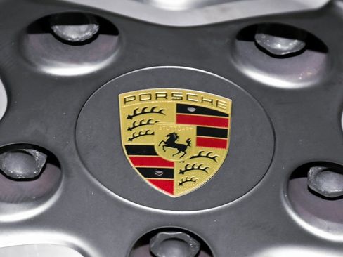 Used 2022 Porsche Cayenne Platinum Edition image 91