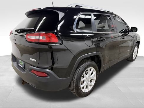 Used 2017 Jeep Cherokee Latitude w/ Cold Weather Group image 43