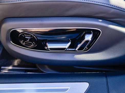 Used 2025 Audi A8 L 3.0T image 23