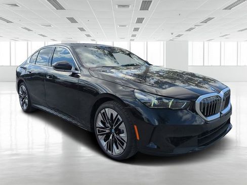 New 2026 BMW 530i w/ Premium Package image 1
