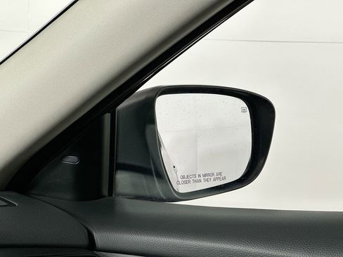 Used 2019 Nissan Rogue SV image 25