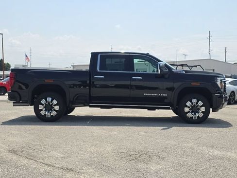 Used 2024 GMC Sierra 2500 Denali w/ Denali Reserve Package AWD/4WD image 6