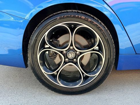 Used 2018 Alfa Romeo Giulia AWD image 28