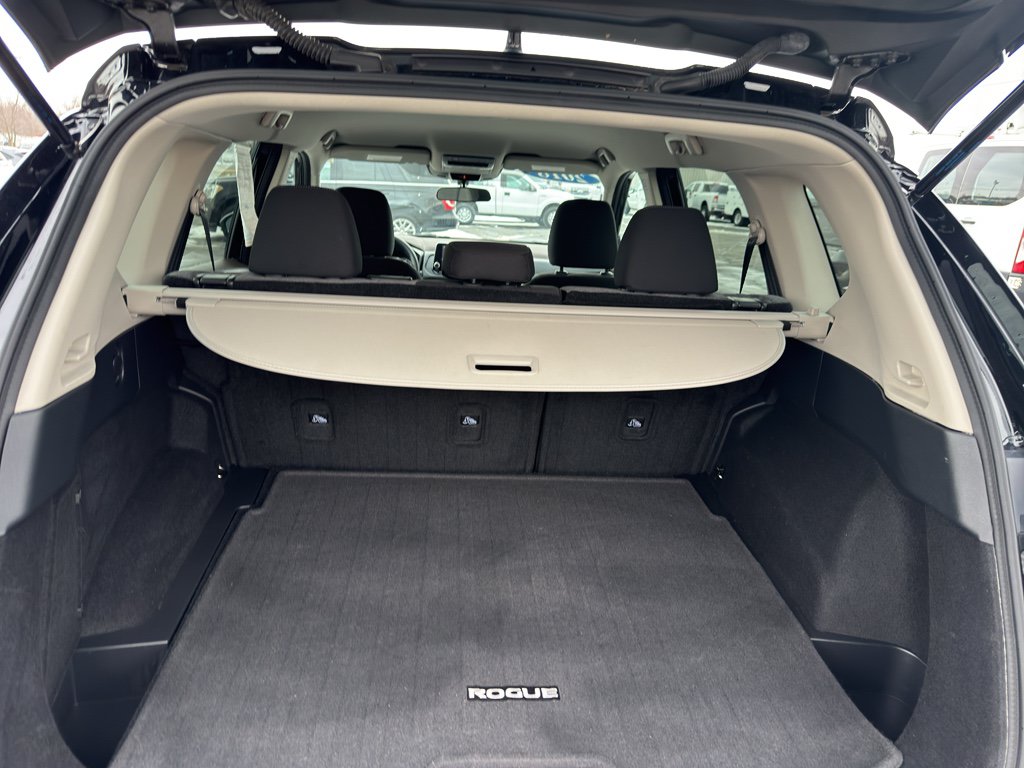 Used 2021 Nissan Rogue SV AWD/4WD image 6