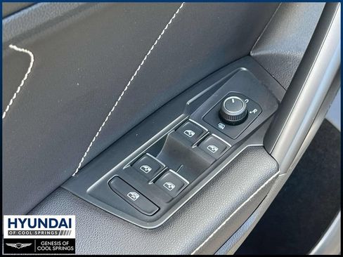 Used 2023 Volkswagen Tiguan SE R-Line FWD image 28