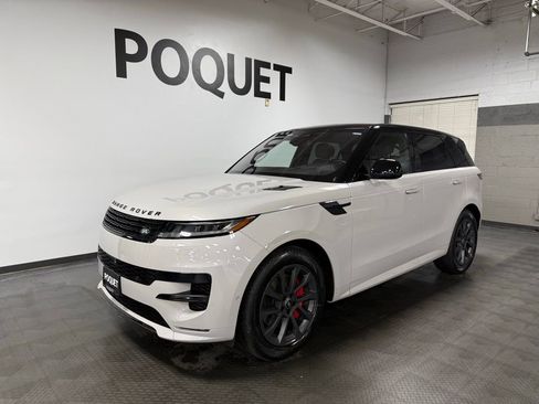 Used 2023 Land Rover Range Rover Sport SE Dynamic image 2