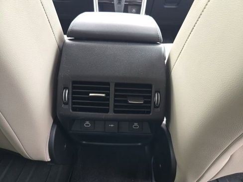 Used 2021 Land Rover Discovery Sport S image 11