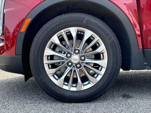 Used 2024 Cadillac XT4 Premium Luxury w/ Cold Weather Package AWD/4WD image 8