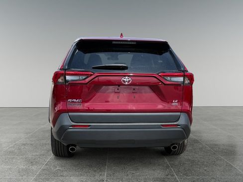 Used 2024 Toyota RAV4 LE AWD/4WD image 4