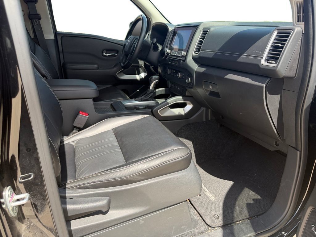 Used 2024 Nissan Frontier SL w/ Technology Package RWD image 16