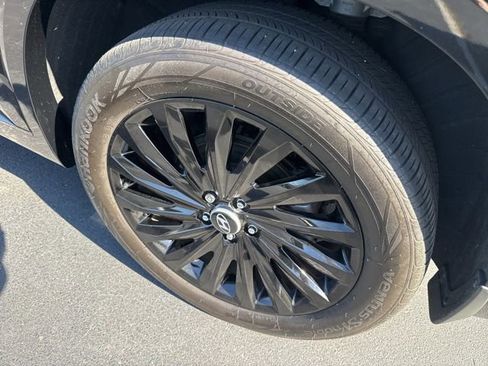 Used 2025 Hyundai Palisade Calligraphy AWD/4WD image 11