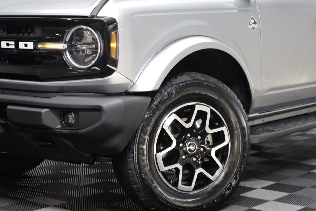 Used 2023 Ford Bronco Outer Banks AWD/4WD image 3